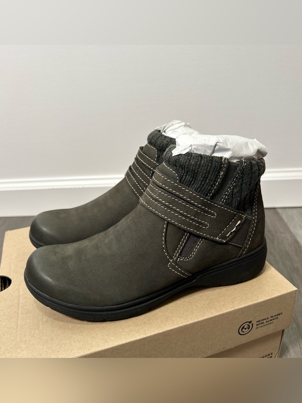 Clarks Collection Leather Ankle Boot Carleigh Lane Dark Green Size 6.5 Women’s